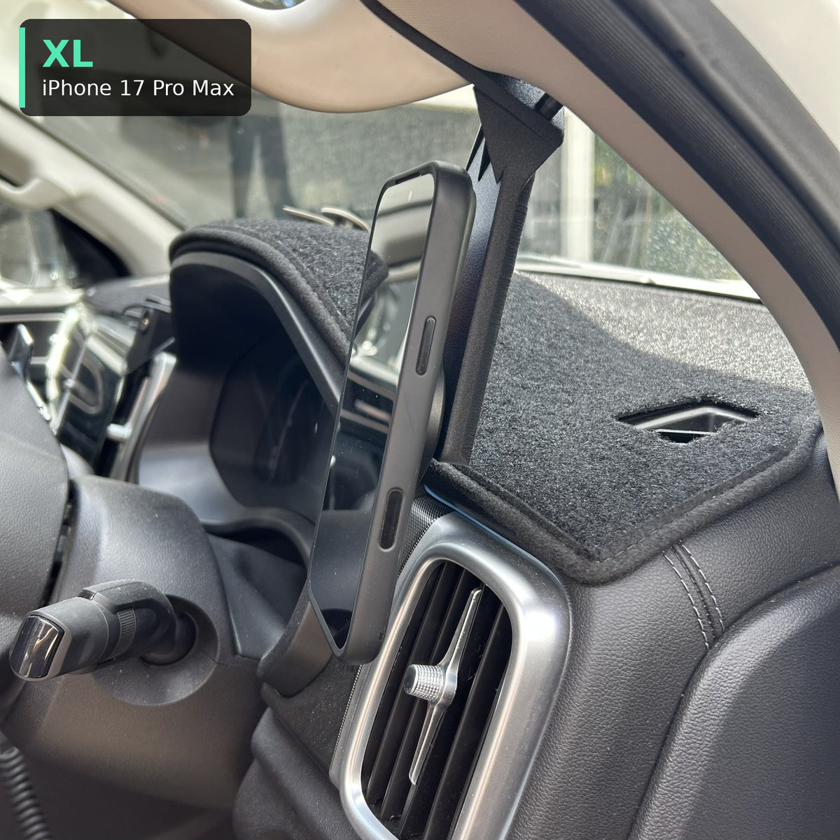 GWM Cannon Grab Handle Mount, Quad Lock XL, iPhone 17 Pro Max, photo 1 | SimuVerse.AU