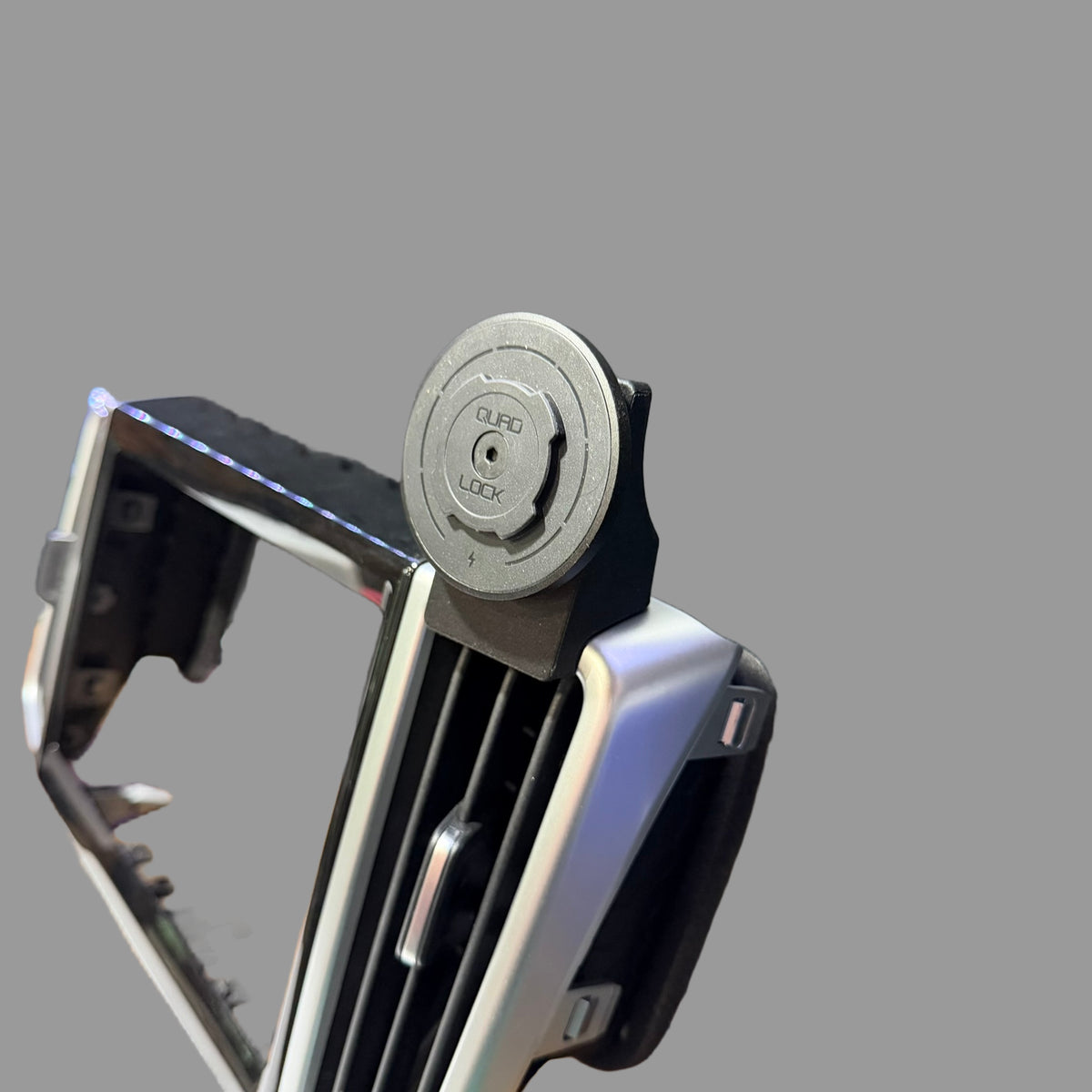GWM Cannon L / Base / CC Dash Mount with Quad Lock head, angled view | SimuVerse.AU